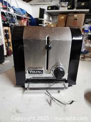 MaxSold Auction: Viking toaster - Upper Moreland Township (Pennsylvania, USA) SELLER MANAGED Charity/Fundraising Online Auction - Davisville Road