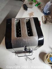 MaxSold Auction: Viking toaster - Upper Moreland Township (Pennsylvania, USA) SELLER MANAGED Charity/Fundraising Online Auction - Davisville Road
