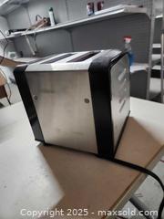 MaxSold Auction: Viking toaster - Upper Moreland Township (Pennsylvania, USA) SELLER MANAGED Charity/Fundraising Online Auction - Davisville Road