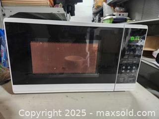 MaxSold Auction: Walmart brand microwave - Upper Moreland Township (Pennsylvania, USA) SELLER MANAGED Charity/Fundraising Online Auction - Davisville Road
