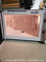 MaxSold Auction: Walmart brand microwave - Upper Moreland Township (Pennsylvania, USA) SELLER MANAGED Charity/Fundraising Online Auction - Davisville Road