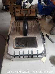 MaxSold Auction: Waring pro fryer - Upper Moreland Township (Pennsylvania, USA) SELLER MANAGED Charity/Fundraising Online Auction - Davisville Road