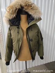 MaxSold Auction: Canada Goose Chilliwack Bomber XS Olive/Army Green - Toronto (Ontario, Canada) PARTNER MANAGED Downsizing Online Auction - Research Road (STORAGE)