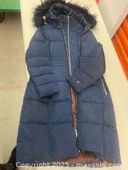 MaxSold Auction: This is a Tommy Hilfiger women&#39;s navy blue long down puffer coat with a faux-fur trim hood - Vancouver (British Columbia, Canada) SELLER MANAGED Moving Online Auction - West Broadway (CONDO)