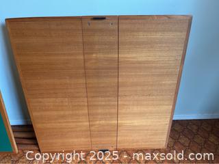 MaxSold Auction: Extending Table - Metchosin (British Columbia, Canada) PARTNER MANAGED Moving Online Auction - Duke Road