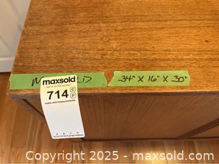 MaxSold Auction: Small Record Cabinet - Metchosin (British Columbia, Canada) PARTNER MANAGED Moving Online Auction - Duke Road