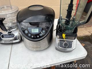 MaxSold Auction: Kitchen appliances lot - Decatur (Georgia, USA) SELLER MANAGED Reseller Online Auction - Snapfinger Woods Drive (STORAGE)
