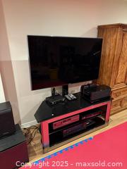 MaxSold Auction: Bello TV Stand with Samsung UN55D6500 55&#34; LED TV - Toronto (Ontario, Canada) SELLER MANAGED Moving Online Auction - Chipstead