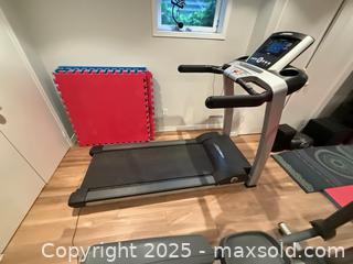 MaxSold Auction: Life Fitness F3 Treadmill - Toronto (Ontario, Canada) SELLER MANAGED Moving Online Auction - Chipstead