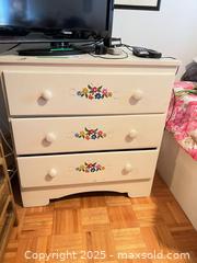 MaxSold Auction: 3 Drawer Dresser  - Mississauga (Ontario, Canada) PARTNER MANAGED Downsizing Online Auction -  Sawmill Valley Drive