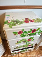 MaxSold Auction: 4  drawer dresser - Mississauga (Ontario, Canada) PARTNER MANAGED Downsizing Online Auction -  Sawmill Valley Drive