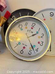 MaxSold Auction: Clock  - Mississauga (Ontario, Canada) PARTNER MANAGED Downsizing Online Auction -  Sawmill Valley Drive