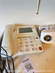 MaxSold Auction: Phone and  speeker - Mississauga (Ontario, Canada) PARTNER MANAGED Downsizing Online Auction -  Sawmill Valley Drive