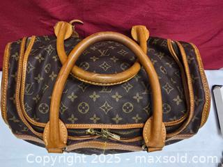 MaxSold Auction: Louis Vuitton Sac Chaussures, which is a vintage weekend or travel bag in the classic Mono - Toronto (Ontario, Canada) SELLER MANAGED Reseller Online Auction -  Dartmoor Drive