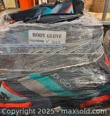 MaxSold Auction: BODY GLOVE 2023 Performer 11&#39; Inflatable Paddle Board - Wood/Hematite Includes: Paddle, Air Pump, &#38; Carrying Bag (Customer Return / No Packaging / Tes - Toronto (Ontario, Canada) SELLER MANAGED Reseller Online Auction - Curity Avenue