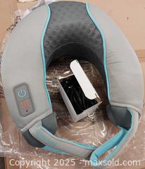 MaxSold Auction: HoMedics Vibration Neck Massager with Heat, Gray with Teal Trim - Toronto (Ontario, Canada) SELLER MANAGED Reseller Online Auction - Curity Avenue