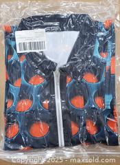 MaxSold Auction: Men's XL Short-Sleeve Quarter-Zip Polo with 3D Dot Pattern - Toronto (Ontario, Canada) SELLER MANAGED Reseller Online Auction - Curity Avenue