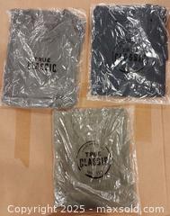 MaxSold Auction: True Classic Men's Crew Neck T-Shirts Lot of 3 Size M - Toronto (Ontario, Canada) SELLER MANAGED Reseller Online Auction - Curity Avenue