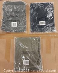 MaxSold Auction: True Classic Men's Crew Neck T-Shirts Lot of 3 Size M - Toronto (Ontario, Canada) SELLER MANAGED Reseller Online Auction - Curity Avenue