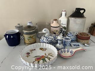 MaxSold Auction: Assorted Kitchen Decor Lot - Toronto (Ontario, Canada) PARTNER MANAGED Estate Sale Online Auction - Merton Street