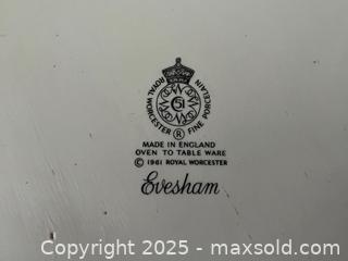 MaxSold Auction: Assorted Kitchen Decor Lot - Toronto (Ontario, Canada) PARTNER MANAGED Estate Sale Online Auction - Merton Street