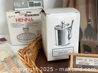 MaxSold Auction: Kitchen Gadget + Accessory Lot New In Boxes  - Toronto (Ontario, Canada) PARTNER MANAGED Estate Sale Online Auction - Merton Street