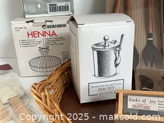 MaxSold Auction: Kitchen Gadget + Accessory Lot New In Boxes  - Toronto (Ontario, Canada) PARTNER MANAGED Estate Sale Online Auction - Merton Street