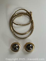MaxSold Auction: Large Vintage Costume Jewelry Lot - Toronto (Ontario, Canada) PARTNER MANAGED Estate Sale Online Auction - Merton Street