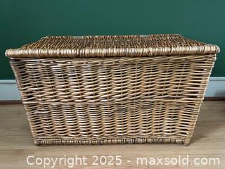 MaxSold Auction: Large Vintage Wicker Basket with Lid - Toronto (Ontario, Canada) PARTNER MANAGED Estate Sale Online Auction - Merton Street