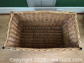 MaxSold Auction: Large Vintage Wicker Basket with Lid - Toronto (Ontario, Canada) PARTNER MANAGED Estate Sale Online Auction - Merton Street