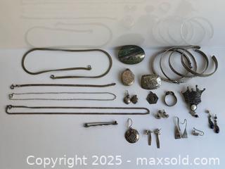 MaxSold Auction: Misc Vintage Sterling Silver Jewelry Lot - Toronto (Ontario, Canada) PARTNER MANAGED Estate Sale Online Auction - Merton Street