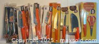 MaxSold Auction: Rachael Ray cutting utensil Collection BNIB x32.  - Toronto (Ontario, Canada) PARTNER MANAGED Estate Sale Online Auction - Merton Street