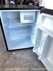MaxSold Auction: Amana Compact Mini Refrigerator AMA27S1E Textured Metallic Gray - Garden City (Georgia, USA) SELLER MANAGED Downsizing Online Auction - Bryce Industrial Drive