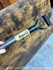 MaxSold Auction: Anvil Garden Shovel with Aluminum/Steel Shaft - Garden City (Georgia, USA) SELLER MANAGED Downsizing Online Auction - Bryce Industrial Drive