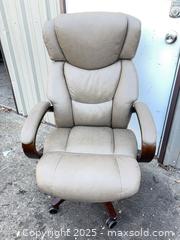 MaxSold Auction: Thomasville Beige Executive Desk Chair with Wood Base - Garden City (Georgia, USA) SELLER MANAGED Downsizing Online Auction - Bryce Industrial Drive