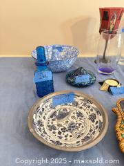 MaxSold Auction: Assorted Decorative Ceramics & Glassware - Lakeland (Florida, USA) PARTNER MANAGED Estate Sale Online Auction - Canyon Lake Point