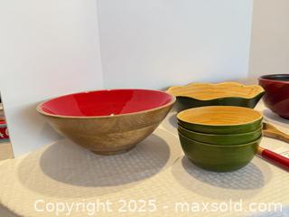 MaxSold Auction: Bamboo/Laminated Wood Salad Bowl & Serving Set - Lakeland (Florida, USA) PARTNER MANAGED Estate Sale Online Auction - Canyon Lake Point