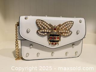 MaxSold Auction: Ladies Handbags — JW PEI and More - Lakeland (Florida, USA) PARTNER MANAGED Estate Sale Online Auction - Canyon Lake Point