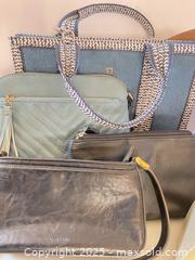 MaxSold Auction: Ladies Handbags & Purses - Lakeland (Florida, USA) PARTNER MANAGED Estate Sale Online Auction - Canyon Lake Point