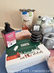 MaxSold Auction: Mixed Bath &#38; Body Gift Sets, Cosmetic Bags, Home Decor &#38; Accessories - Lakeland (Florida, USA) PARTNER MANAGED Estate Sale Online Auction - Canyon Lake Point