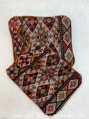 MaxSold Auction: Pair of Cushions - Markham (Ontario, Canada) SELLER MANAGED Reseller Online Auction - Essex Avenue