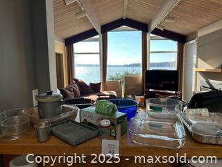 MaxSold Auction: Glass Bakeware, Mixing Bowls, Small Cookware &#38; Kitchen Supplies  - Fort Washington (Maryland, USA) SELLER MANAGED Estate Sale Online Auction - Hatton Point Road