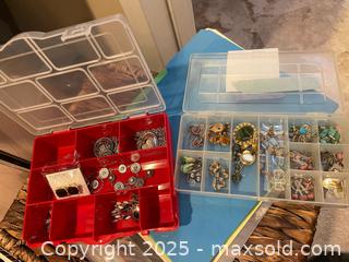 MaxSold Auction: Lot of Costume/Fashion Jewelry, Approximately 40–60 Pieces - Fort Washington (Maryland, USA) SELLER MANAGED Estate Sale Online Auction - Hatton Point Road