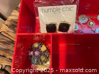 MaxSold Auction: Lot of Costume/Fashion Jewelry, Approximately 40–60 Pieces - Fort Washington (Maryland, USA) SELLER MANAGED Estate Sale Online Auction - Hatton Point Road