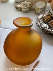 MaxSold Auction: Mixed Lot: Vase and Bowls, 4 Pieces - Fort Washington (Maryland, USA) SELLER MANAGED Estate Sale Online Auction - Hatton Point Road