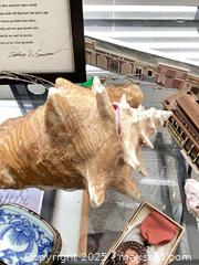 MaxSold Auction: Seashell, poems, Decor &#38; Trinkets Lot - Fort Washington (Maryland, USA) SELLER MANAGED Estate Sale Online Auction - Hatton Point Road