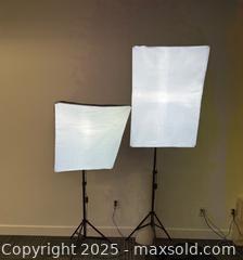 MaxSold Auction: Craphy Photography Continuous Softbox A - Surrey (British Columbia, Canada) SELLER MANAGED Downsizing Online Auction -  75a Avenue
