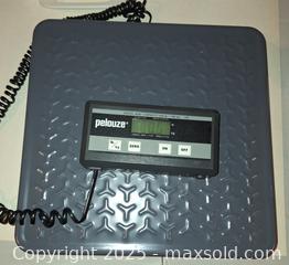 MaxSold Auction: Heavy-Duty Shipping/Receiving Scale A - Surrey (British Columbia, Canada) SELLER MANAGED Downsizing Online Auction -  75a Avenue