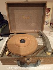 MaxSold Auction: Vintage Record Player and Records A - Surrey (British Columbia, Canada) SELLER MANAGED Downsizing Online Auction -  75a Avenue