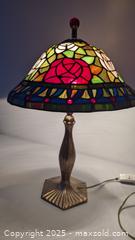 MaxSold Auction: Antique Floral Tiffany Style Stained Glass Table Lamp 20&#34; - Toronto (Ontario, Canada) PARTNER MANAGED Reseller Online Auction - Railside Road